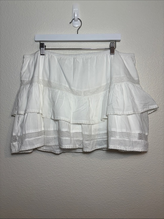 Abercrombie & Fitch Dresses & Skirts - NWT* Abercrombie & Fitch 100% Cotton White Lace Trimmed Tiered Skort Size XL